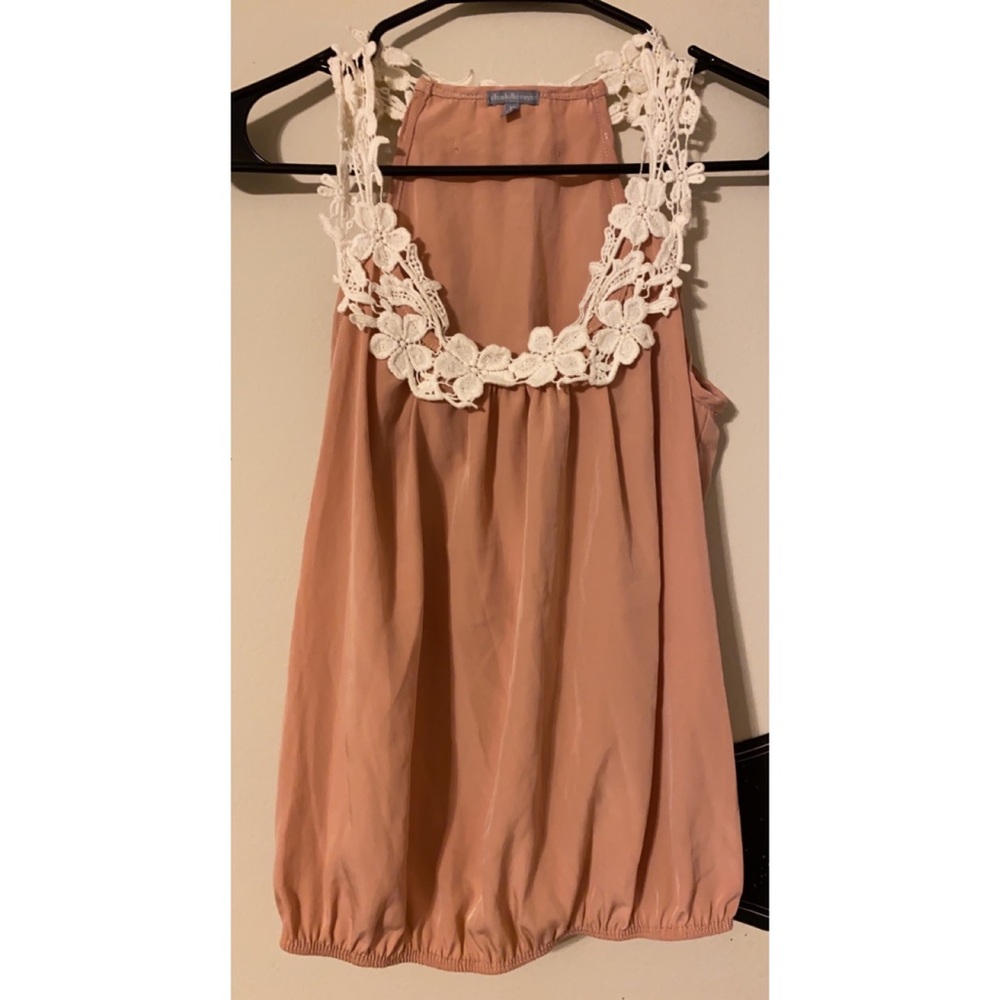 🆕 LISTING!! CHARLOTTE RUSSE FLORAL EMBROIDERED SATIN BLOUSE - Picture 1 of 3
